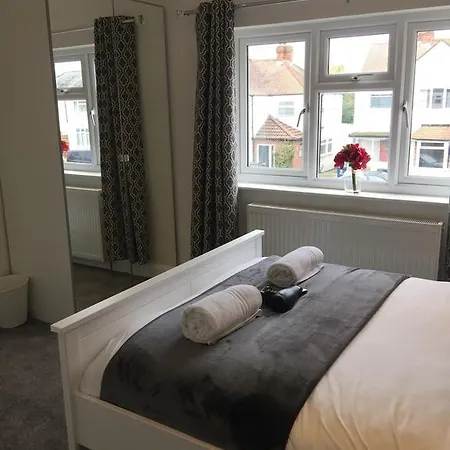 Arma Short Stays 122 - Spacious 3 Bed Oxford House Sleeps 5 - Free Parkng For 2 Vehicles - Large Garden Buitenkant foto
