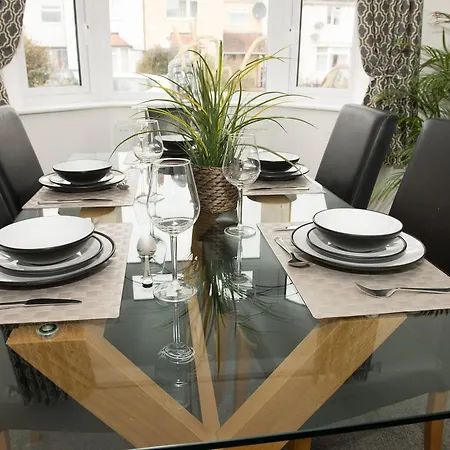 Arma Short Stays 122 - Spacious 3 Bed Oxford House Sleeps 5 - Free Parkng For 2 Vehicles - Large Garden Buitenkant foto